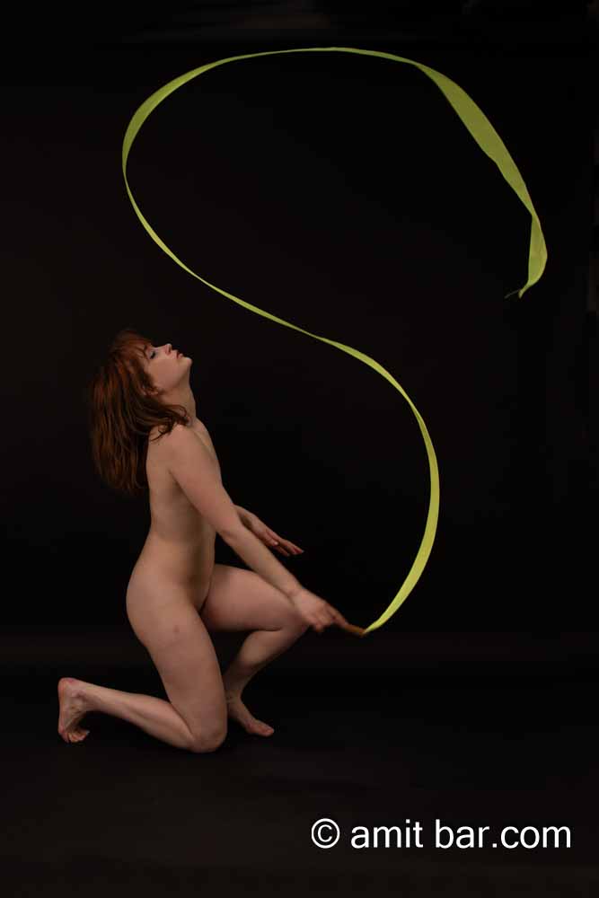 Ameria's ribbon V: Model Ameria is dancing with a yellow ribbon