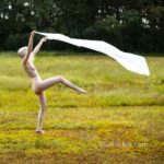 Ankie VI: Model Ankie is dacing in nature with a rag