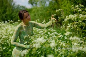 Cow parsley III: The wild plant Cow parsley inspired me to crate a body-painting on a sunny day besides my hometown.