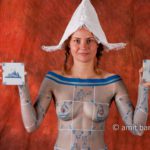 Delft blue I: Body-painted model with Delft blue tiles