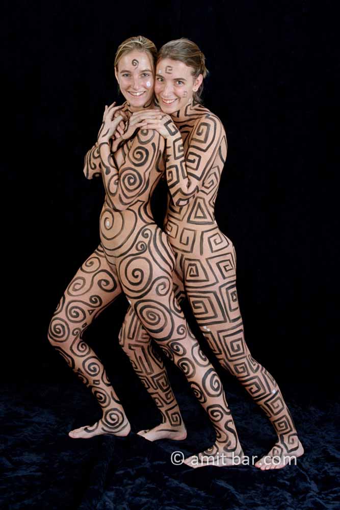 Different sisters I: Two body-painted sister-models
