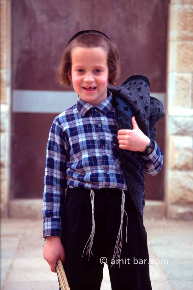 Ever seen a camera? I: A orthodox Jewish child in Jerusalem