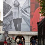 Paris: A story in red, black and white: Paris snapshot