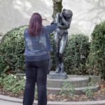 Paris: Shy venus: Paris snapshot