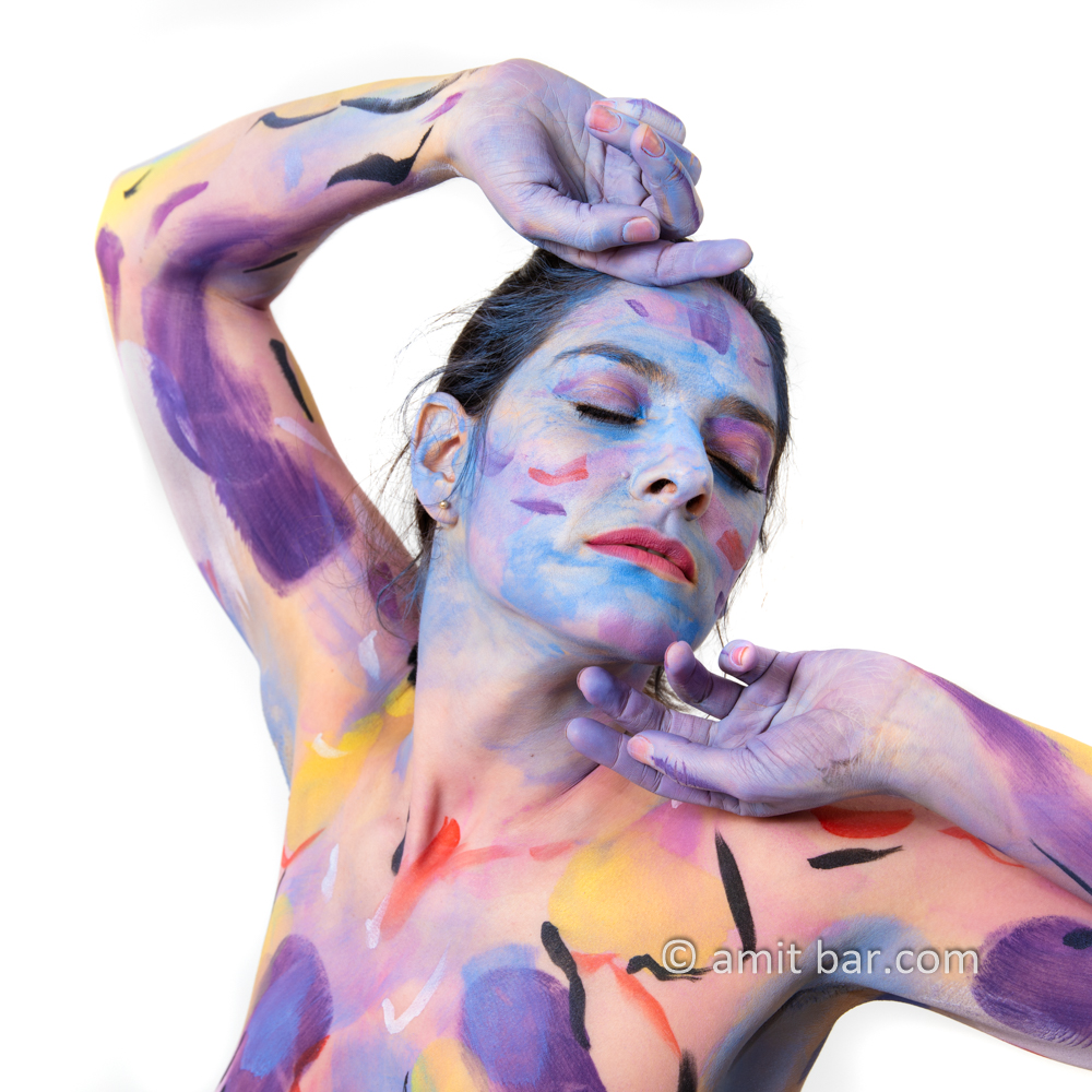 Purple Pris portrait II: Portrait of body-and face-painted Pris Mundar