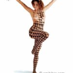 Triangles II: Body-painted model with triangles