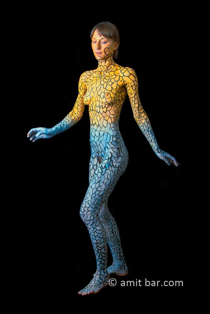 Yellow & Blue I: Body-painted model Dulcamara is dancing in my studio