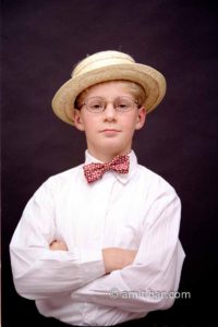 Young boy: Portrait of a young boy